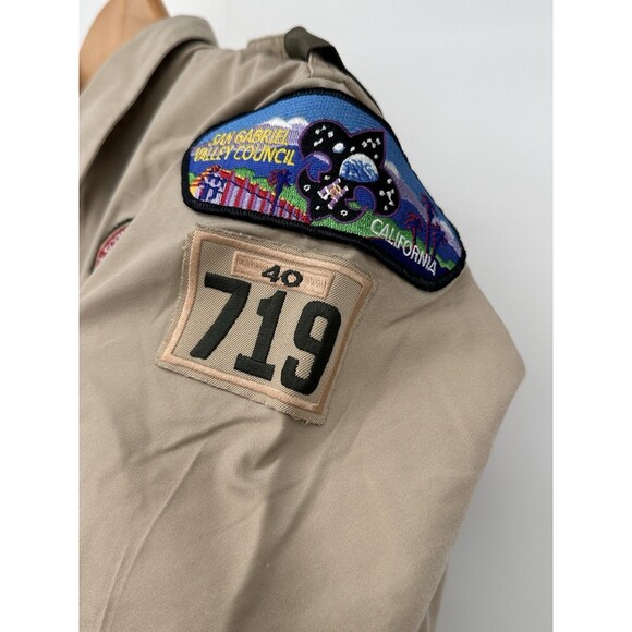 Official Boy Scouts Of America  Mens  Shirt Size Small patches sew to it - Picture 3 of 8